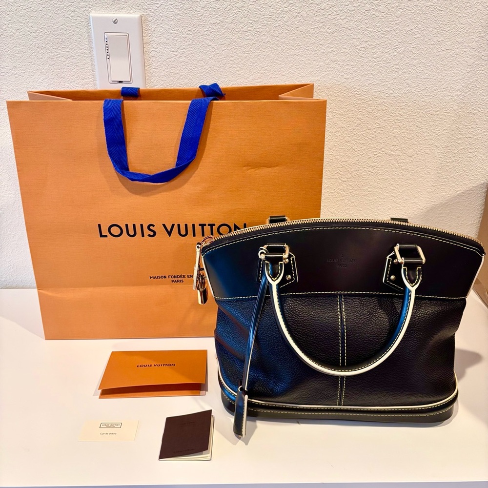 Louis Vuitton Suhali Lockit Black Brand New Lockit Vertical leather handbag